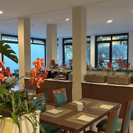 Bel Sito Peschiera Отель 2*