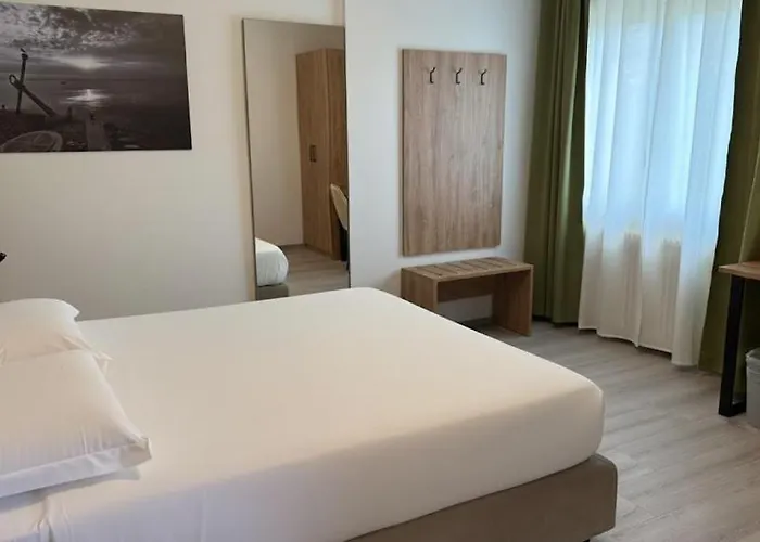 ホテル Bel Sito Peschiera 2*