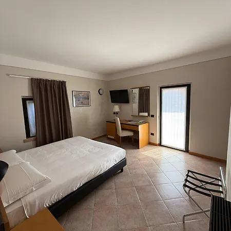 Bel Sito Peschiera Otel