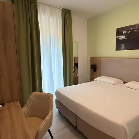 Bel Sito Peschiera 酒店 佩斯基耶拉德加达