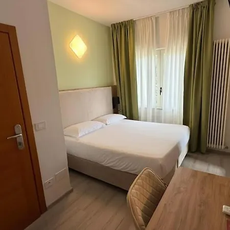 Bel Sito Peschiera 酒店 佩斯基耶拉德加达