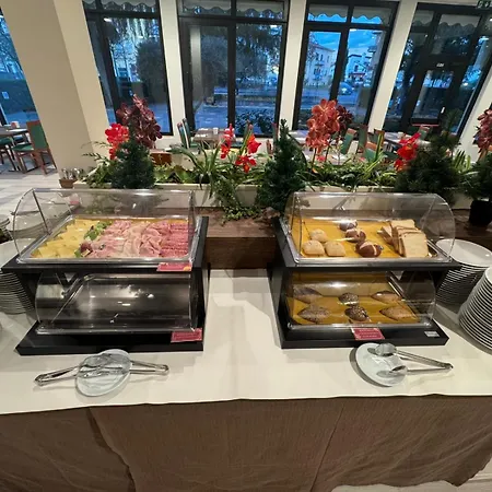 Bel Sito Peschiera 酒店