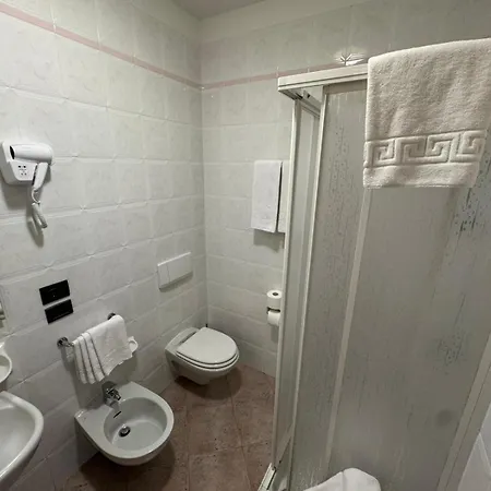 酒店 Bel Sito Peschiera 2*