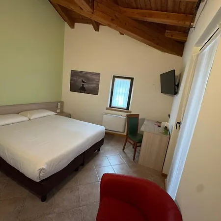 Bel Sito Peschiera 酒店