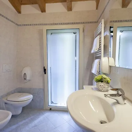 Hotel Bel Sito Peschiera 2*