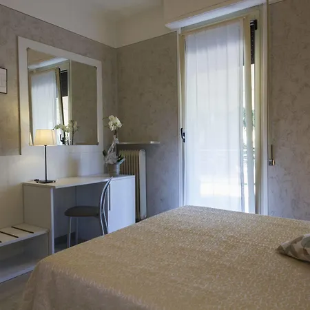 Hotel Bel Sito Peschiera 2*