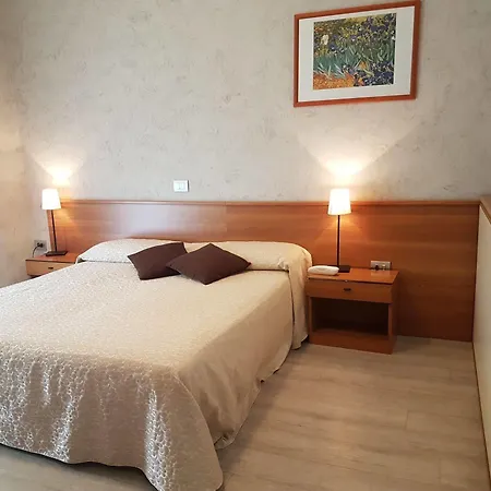 Bel Sito Peschiera Otel