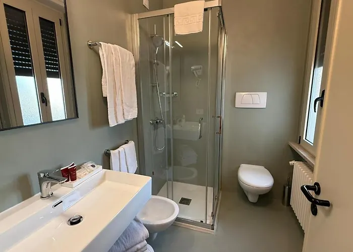 Hotel Bel Sito Peschiera 2*